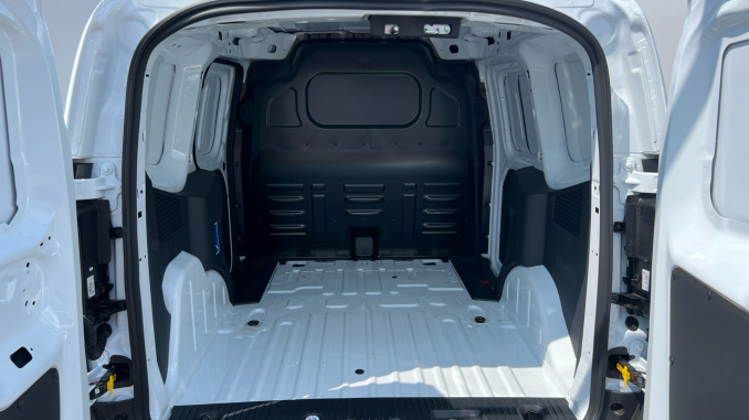 Ford Transit Courier Diesel 1.5 EcoBlue Trend Van - Image 4